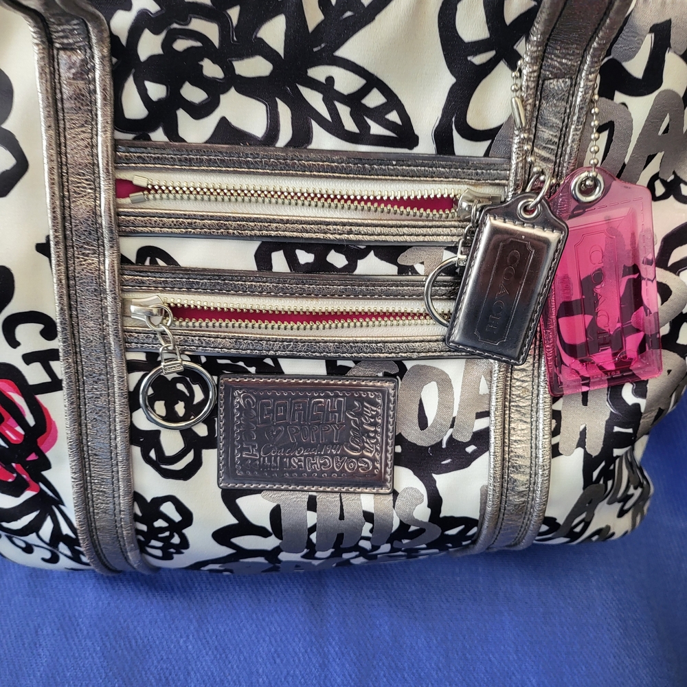 Coach Women's Graphic Tote Bag - Black and Cream - Picture 15 of 15
